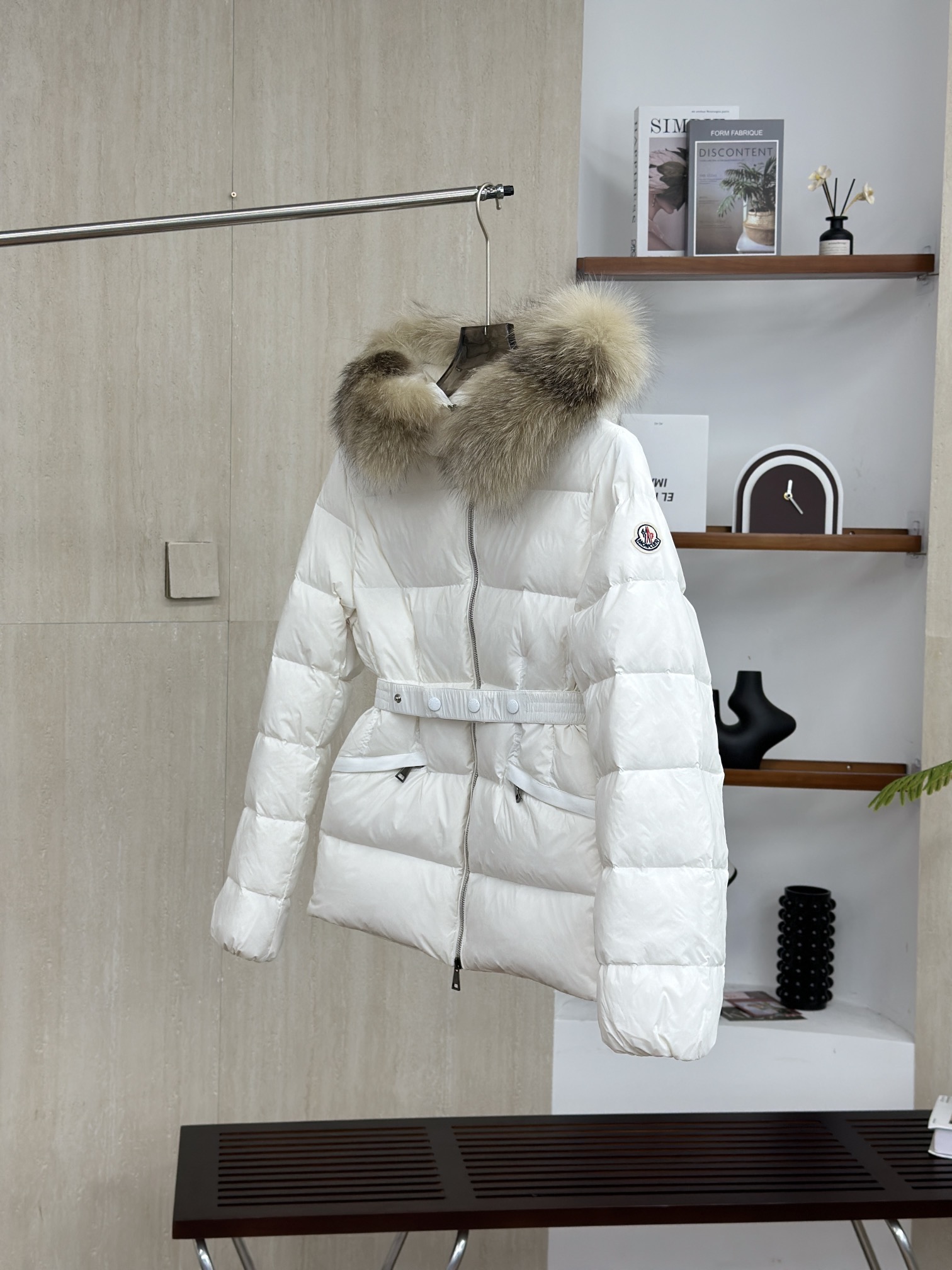 モンクレール シーズン別 ロングダウンコート レディースタイプ