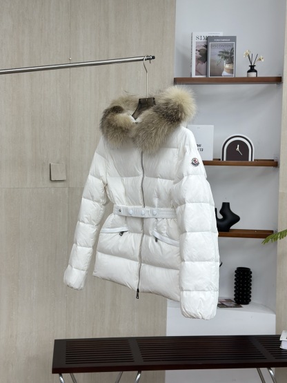 モンクレール シーズン別 ロングダウンコート レディースタイプ