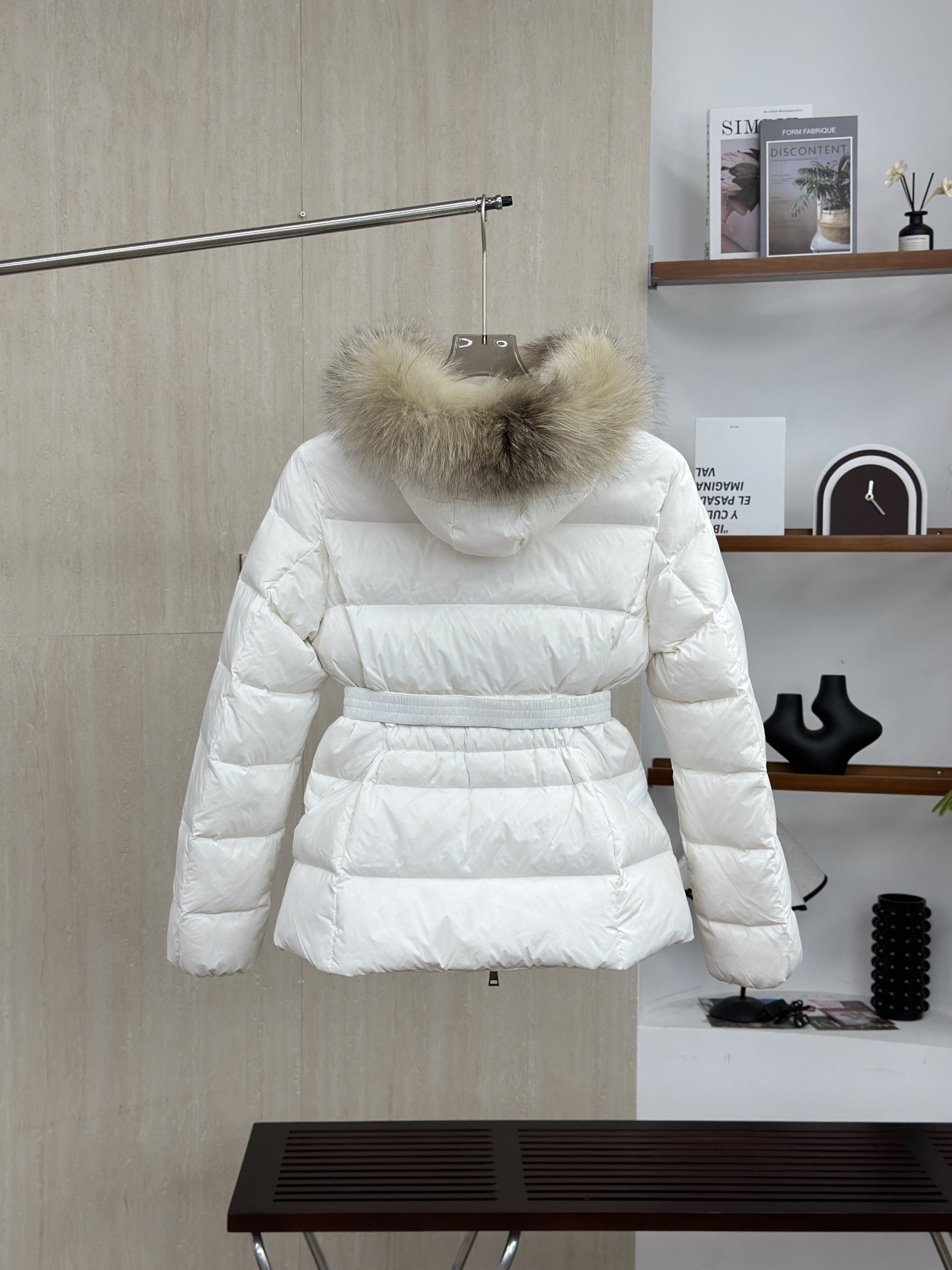 モンクレール シーズン別 ロングダウンコート レディースタイプ