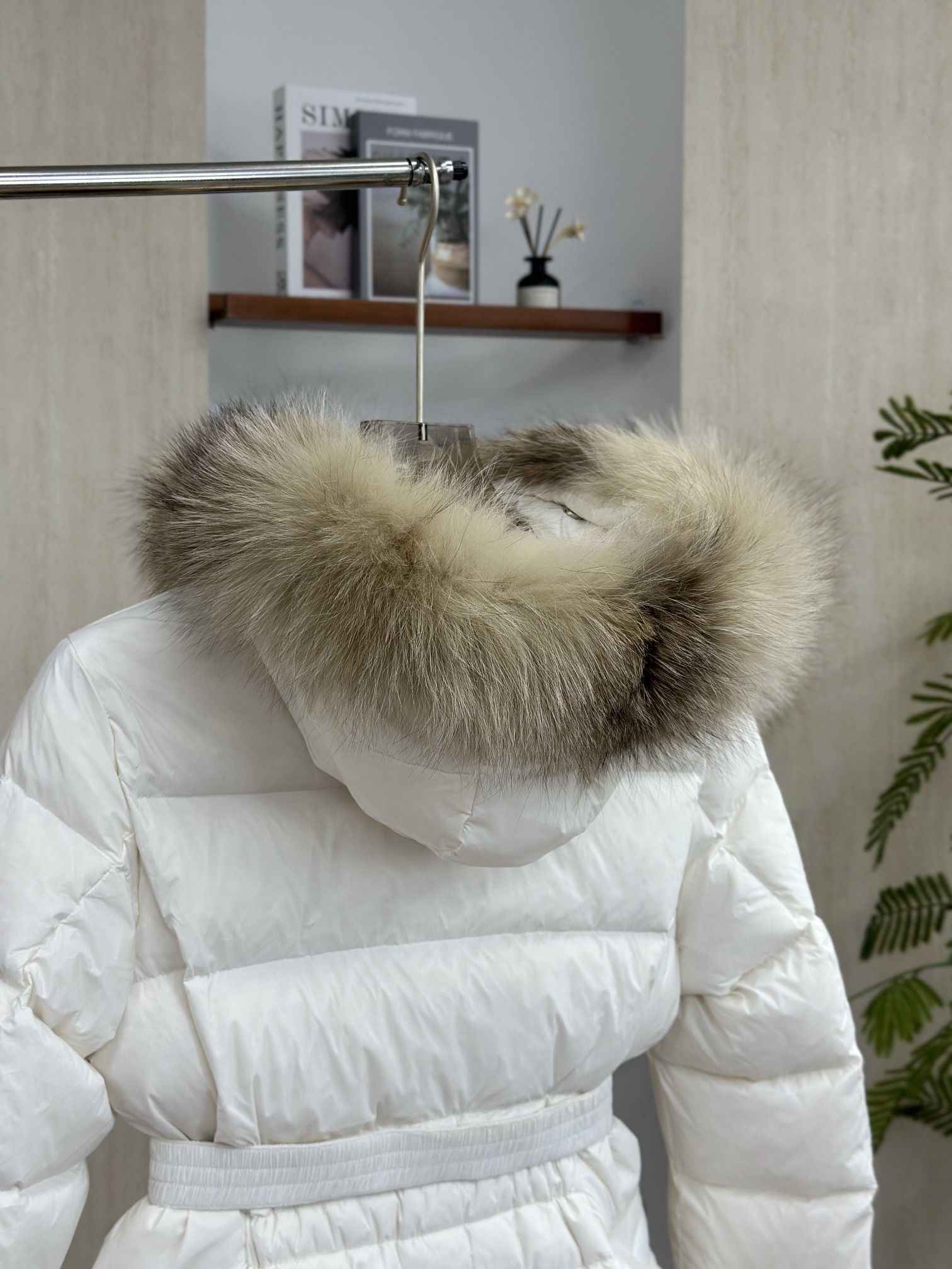 モンクレール シーズン別 ロングダウンコート レディースタイプ