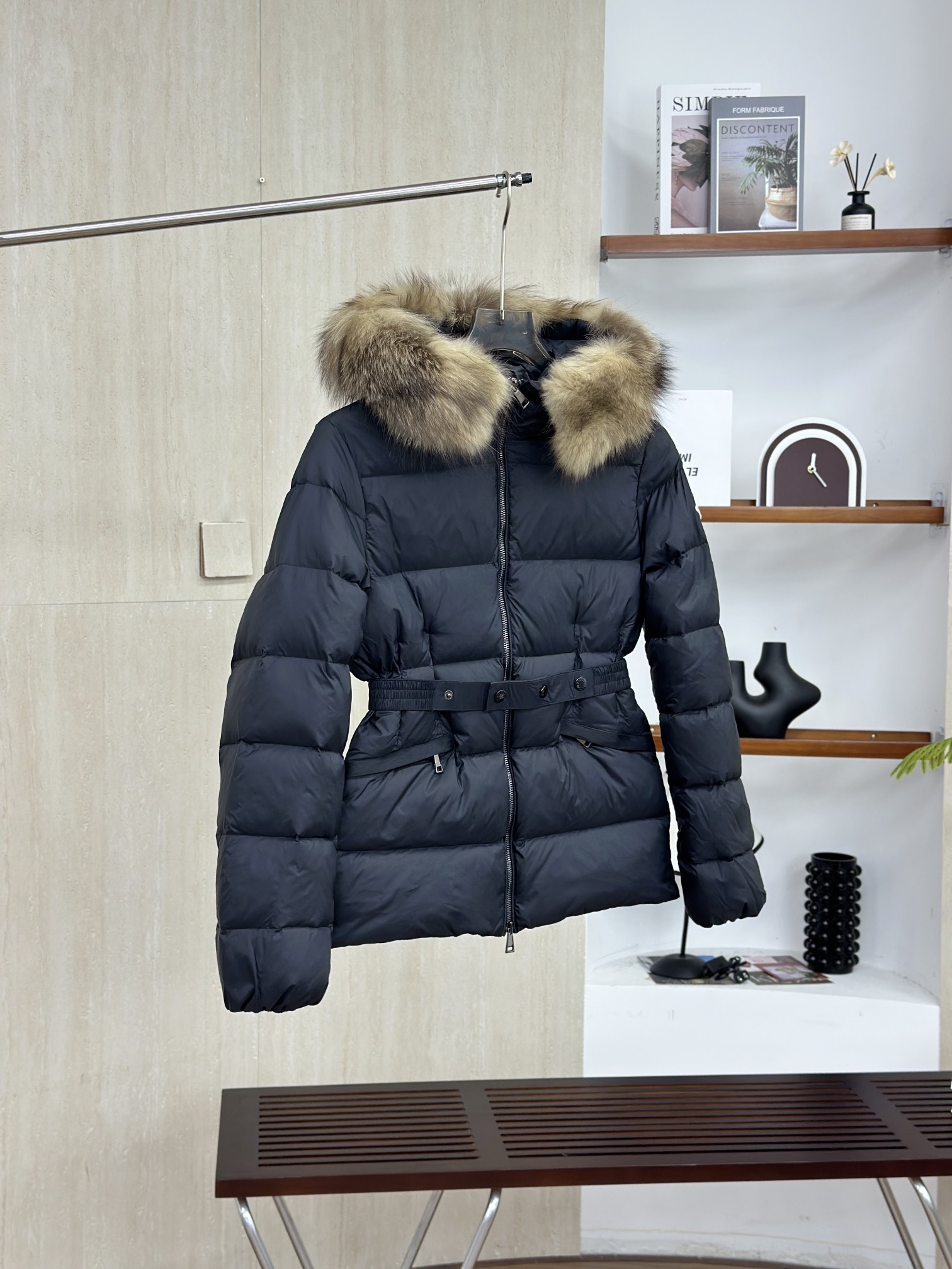 モンクレール シーズン別 ロングダウンコート レディースタイプ