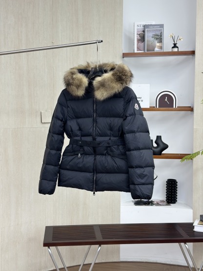 モンクレール シーズン別 ロングダウンコート レディースタイプ