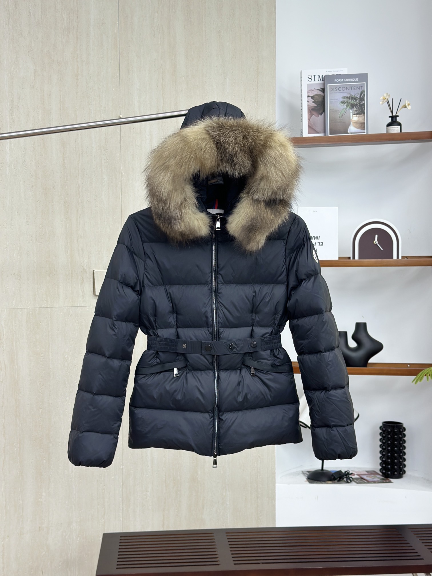 モンクレール シーズン別 ロングダウンコート レディースタイプ