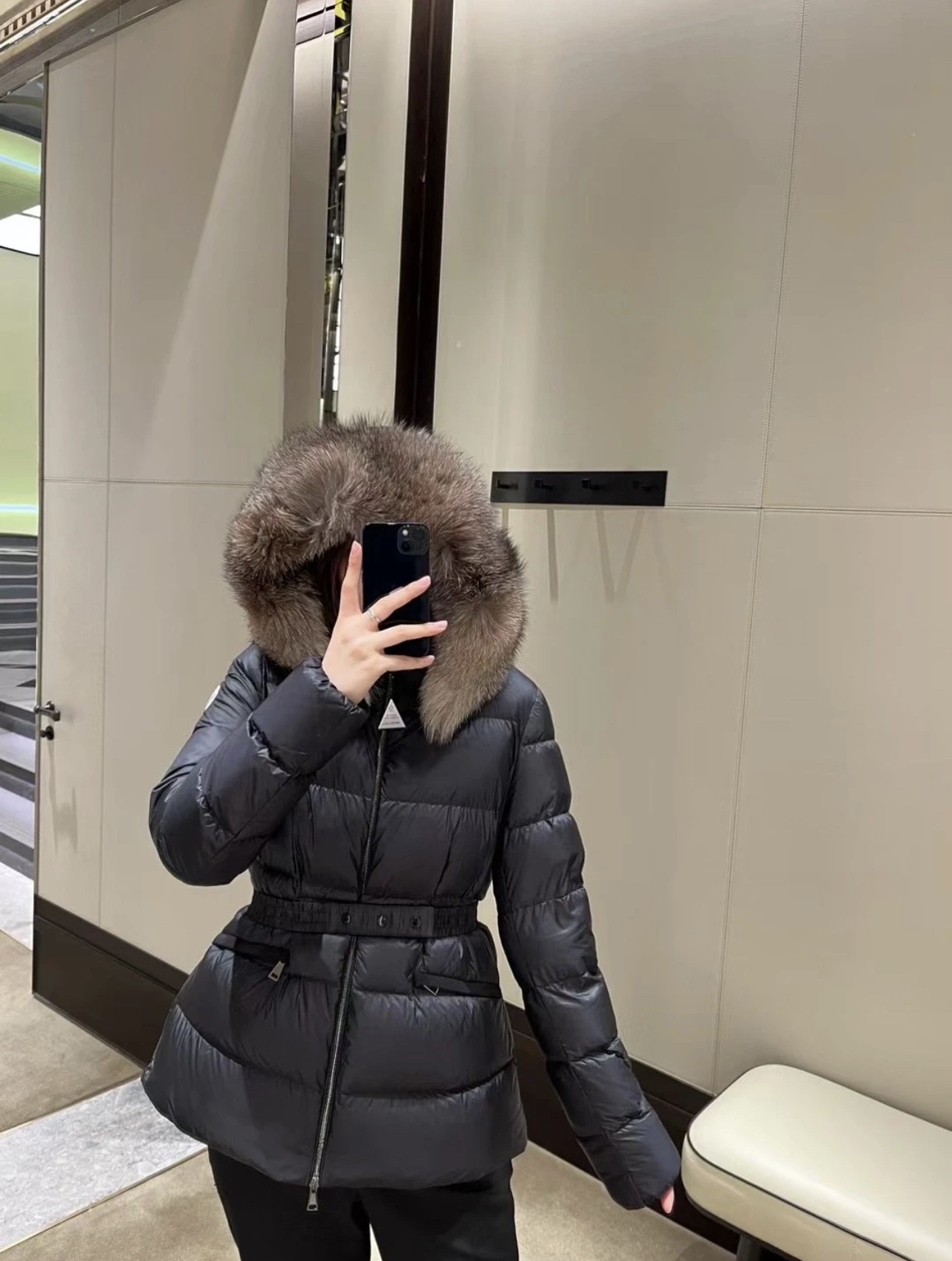 モンクレール シーズン別 ロングダウンコート レディースタイプ