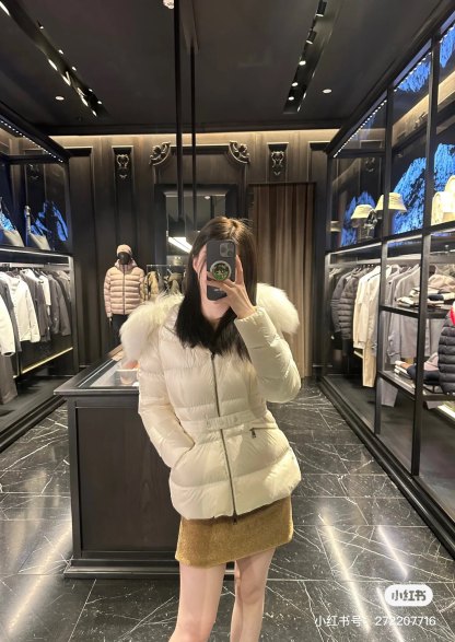 モンクレール シーズン別 ロングダウンコート レディースタイプ