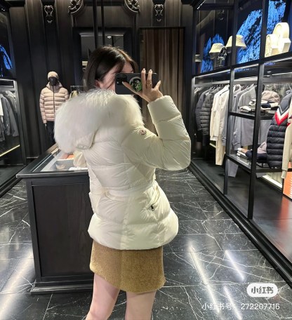 モンクレール シーズン別 ロングダウンコート レディースタイプ