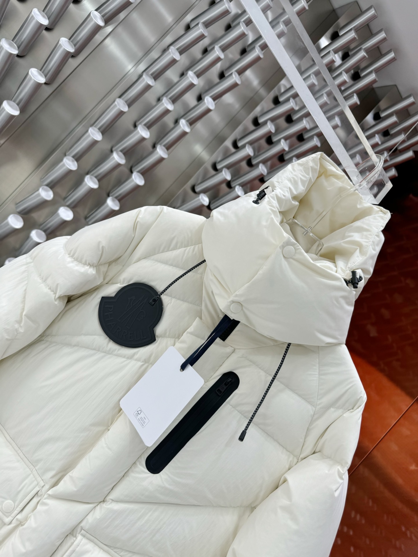 モンクレール シーズン別 ロングダウンコート