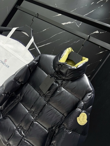 モンクレール シーズン別 ロングダウンコート