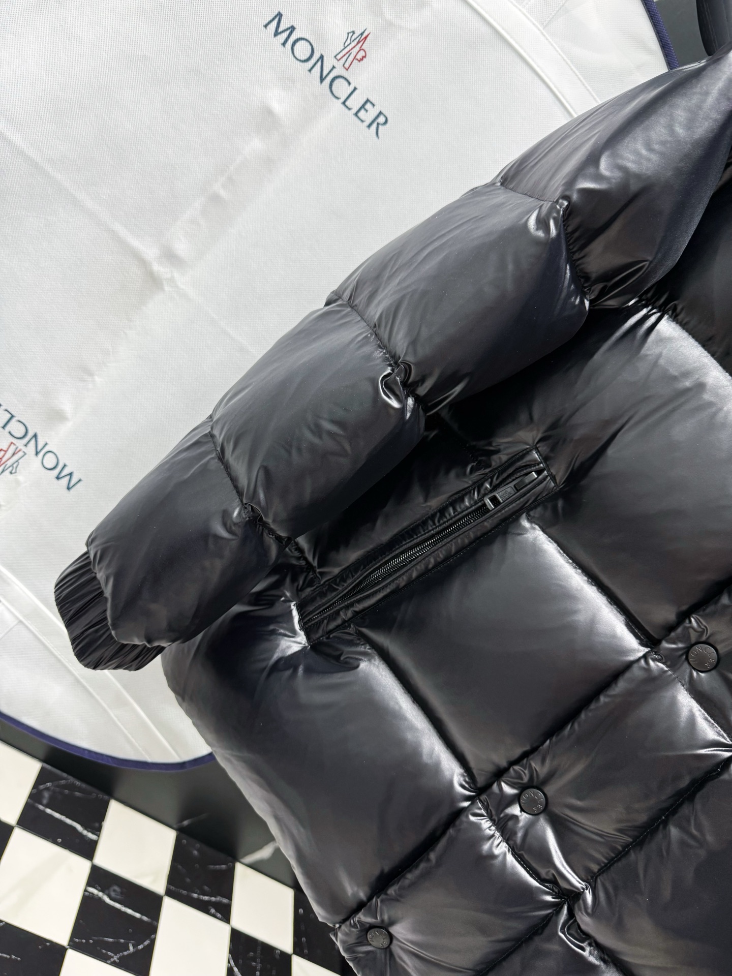 モンクレール シーズン別 ロングダウンコート