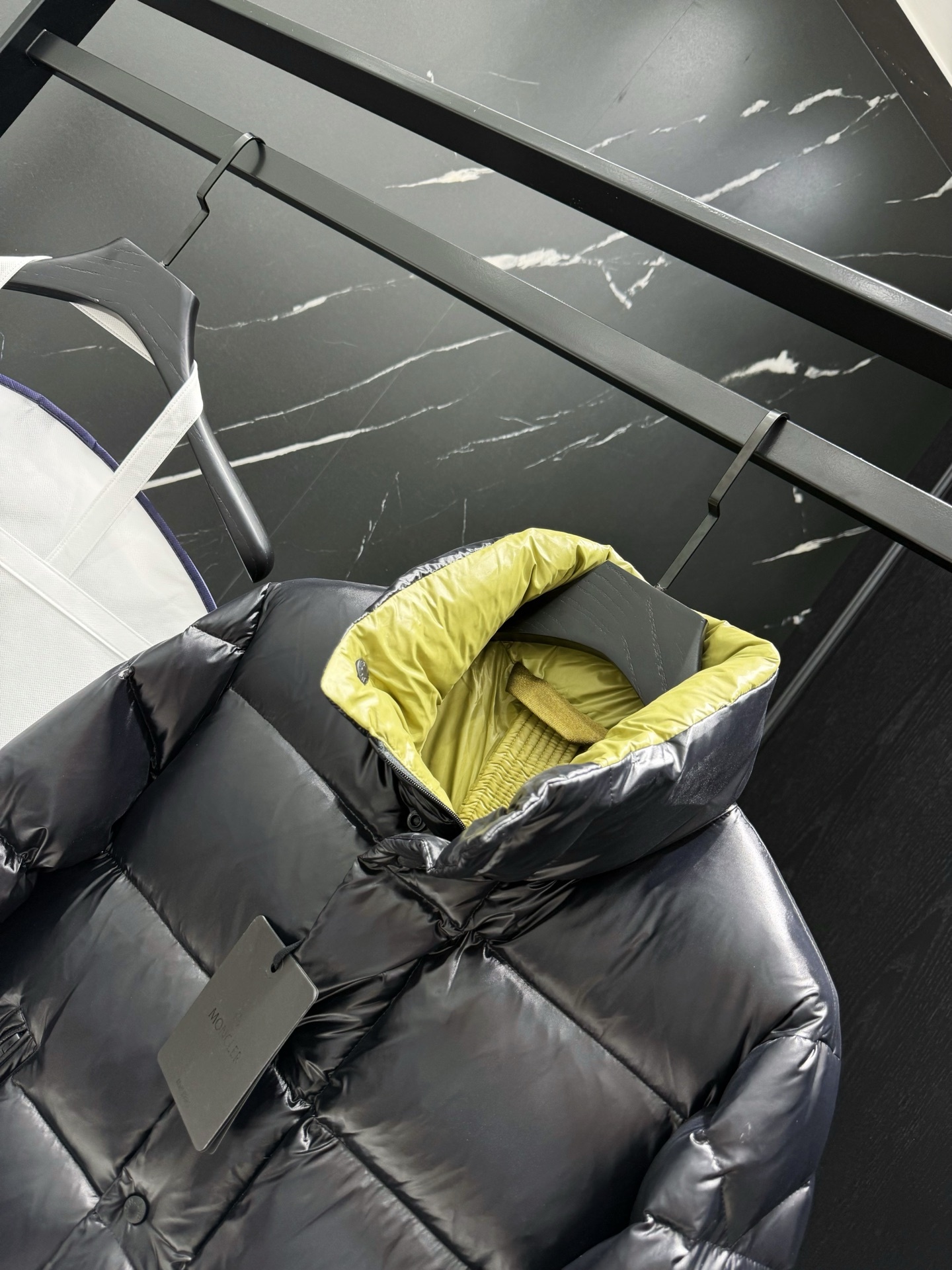 モンクレール シーズン別 ロングダウンコート