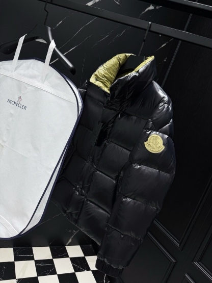 モンクレール シーズン別 ロングダウンコート