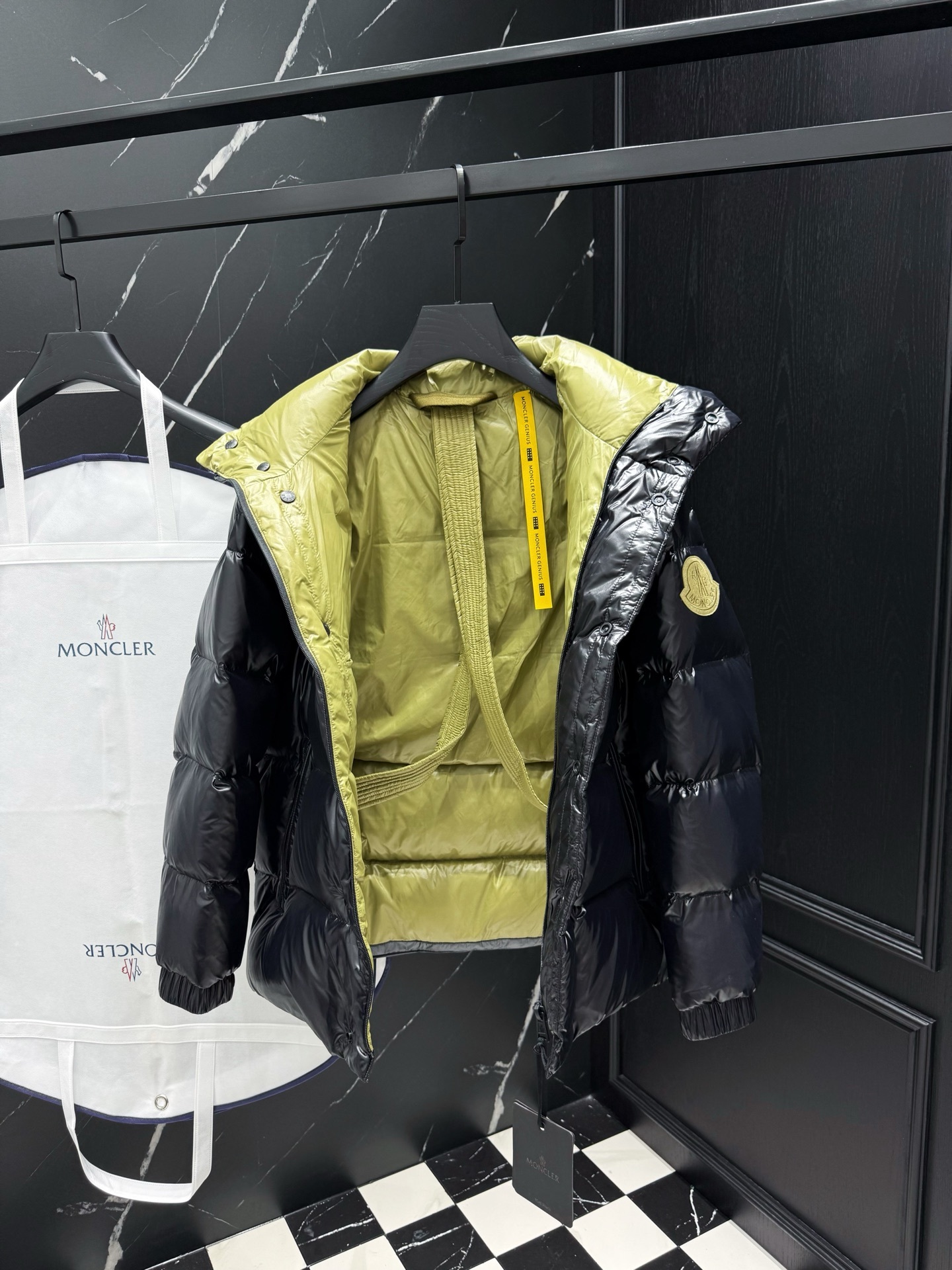 モンクレール シーズン別 ロングダウンコート