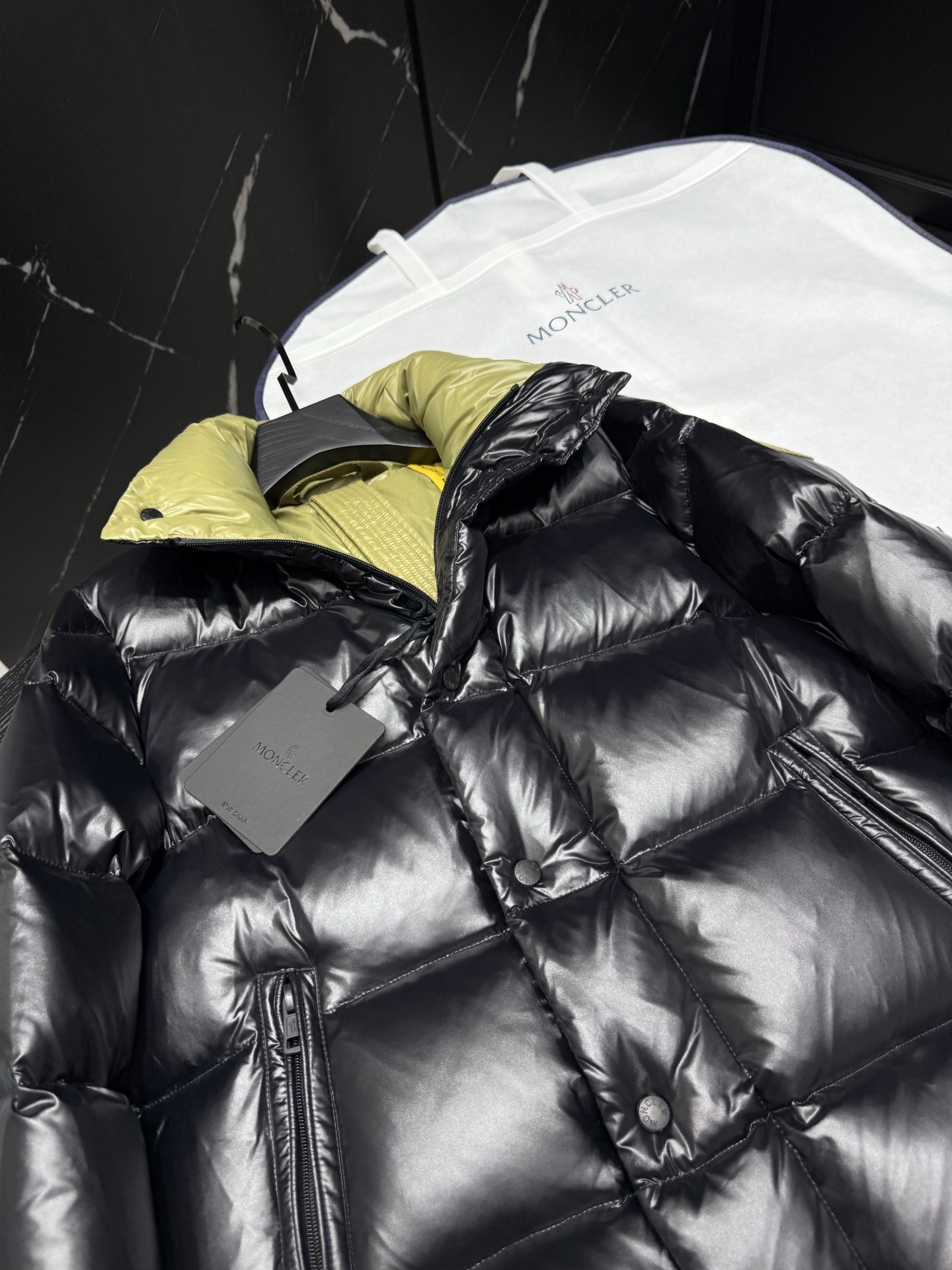 モンクレール シーズン別 ロングダウンコート