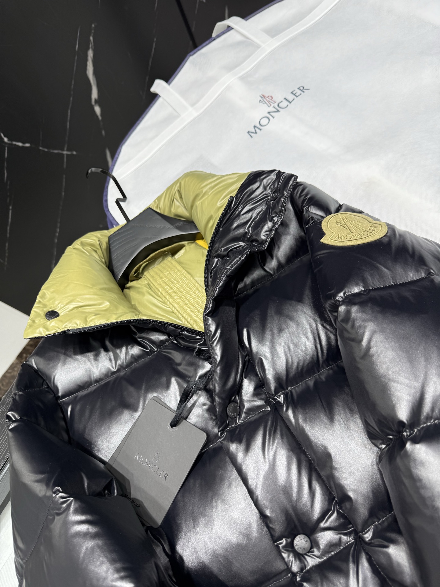 モンクレール シーズン別 ロングダウンコート