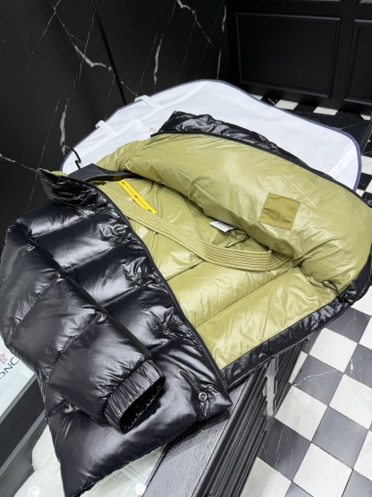 モンクレール シーズン別 ロングダウンコート