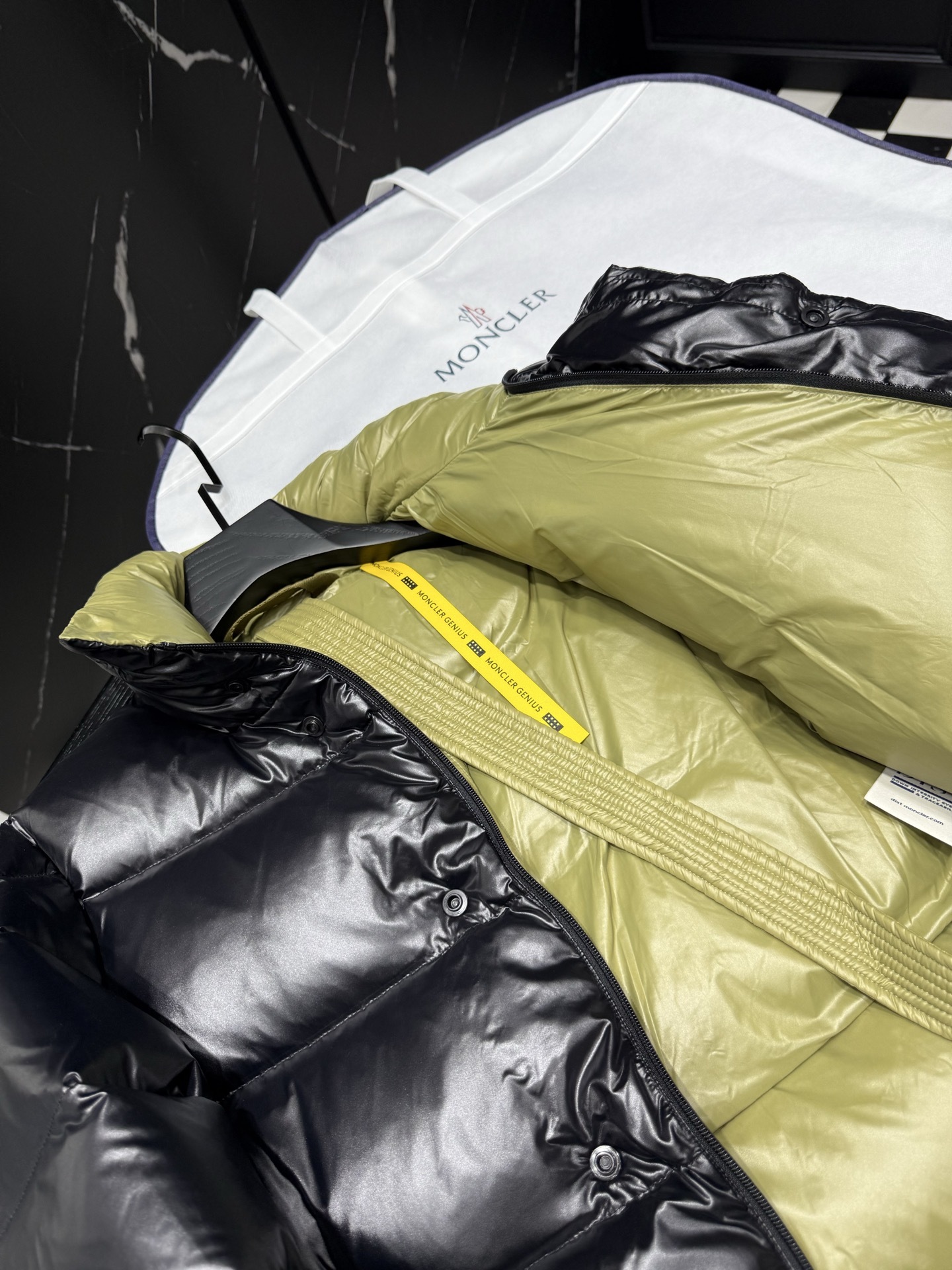 モンクレール シーズン別 ロングダウンコート