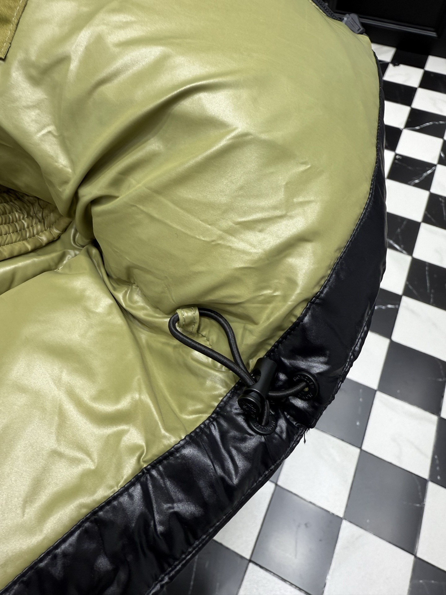 モンクレール シーズン別 ロングダウンコート