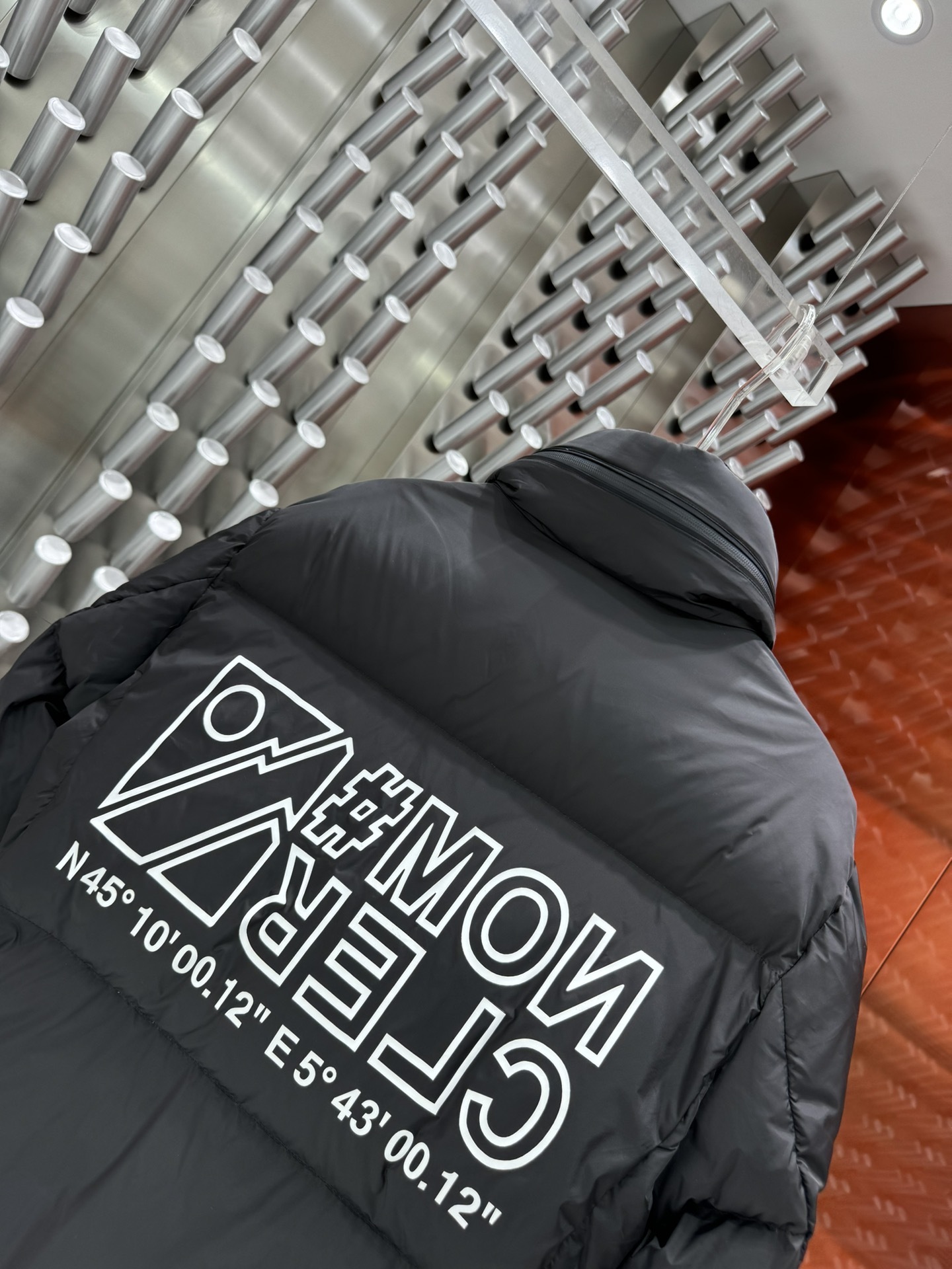 モンクレール シーズン別 ロングダウンコート