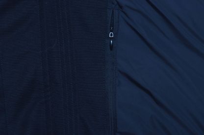 ムーズナックル はさみ手冬の保温ダウンジャケット