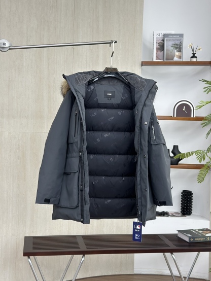 MLBヤンキース2代目ビッグポケットスタッズ大毛襟ダウンジャケット