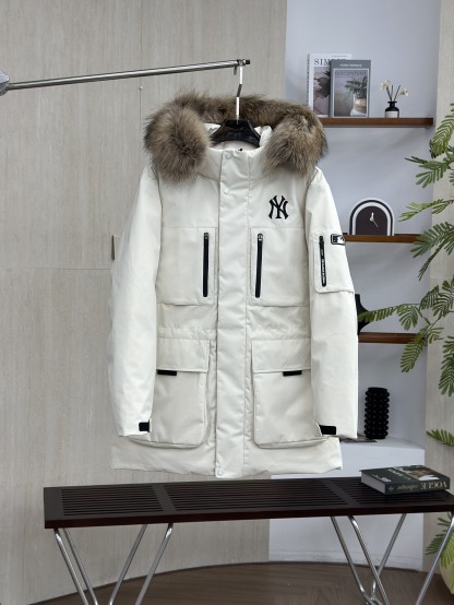 MLBヤンキース2代目ビッグポケットスタッズ大毛襟ダウンジャケット