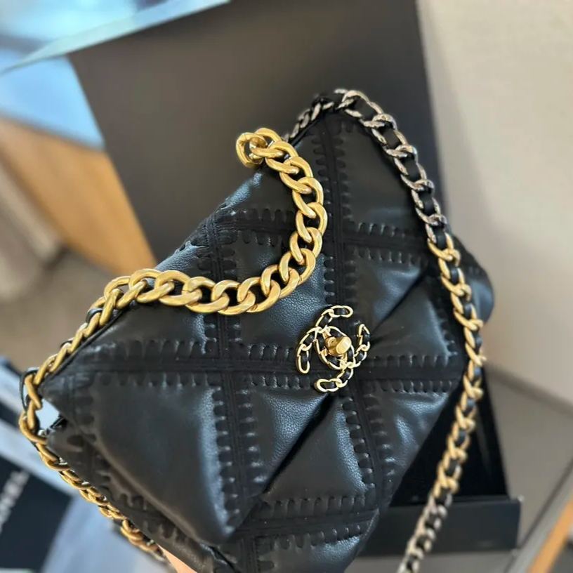 ★CHANEL★2024年新製品ウールチェーンクロスボディバッグ