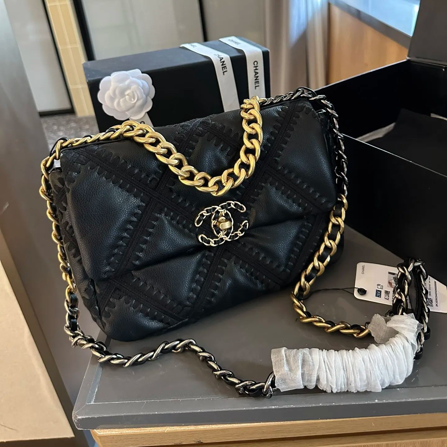 ★CHANEL★2024年新製品ウールチェーンクロスボディバッグ
