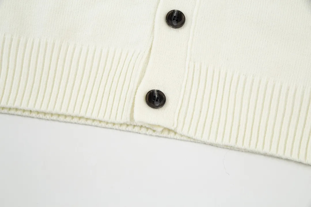 AMI PARIS（アミ パリス） オーバーサイズ ウール カーディガン 男女兼用ロゴニット