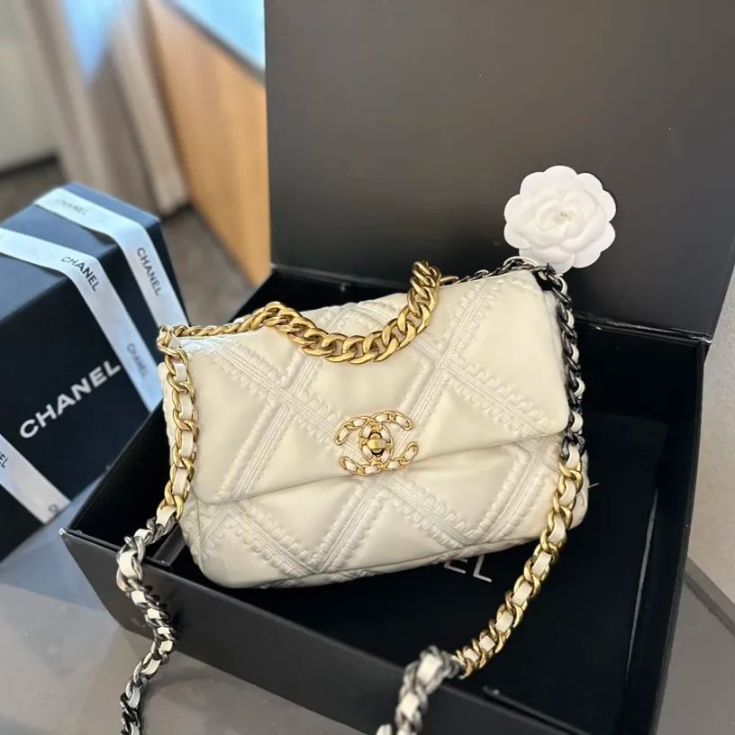 ★CHANEL★2024年新製品ウールチェーンクロスボディバッグ
