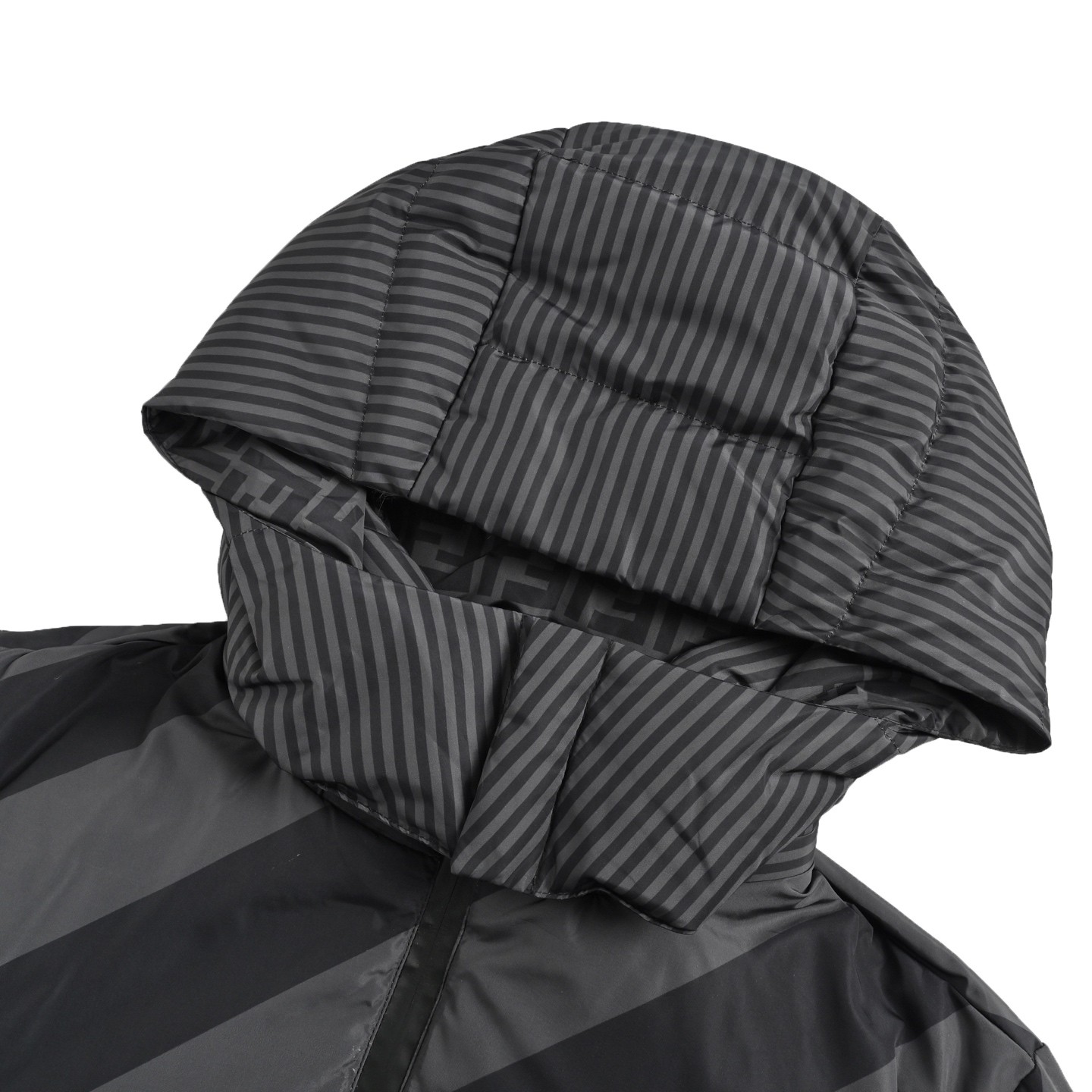 FENDI フェンディ FFクラシック柄両面着用フード付きダウンジャケット