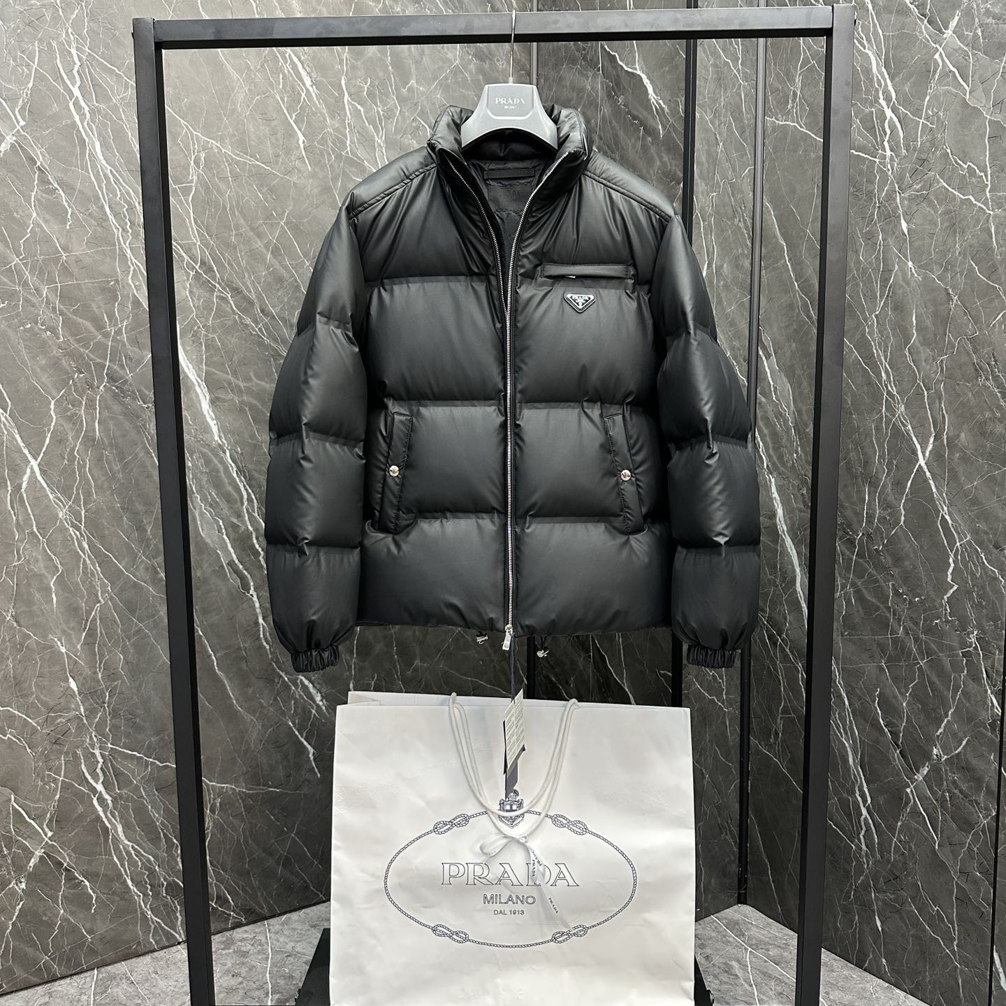 PRADA プラダ ダウンジャケット ブラック/ハイグレー