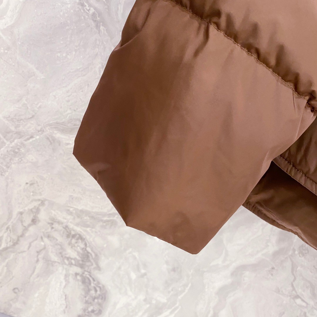 PRADA プラダ ダウンジャケット ブラウン