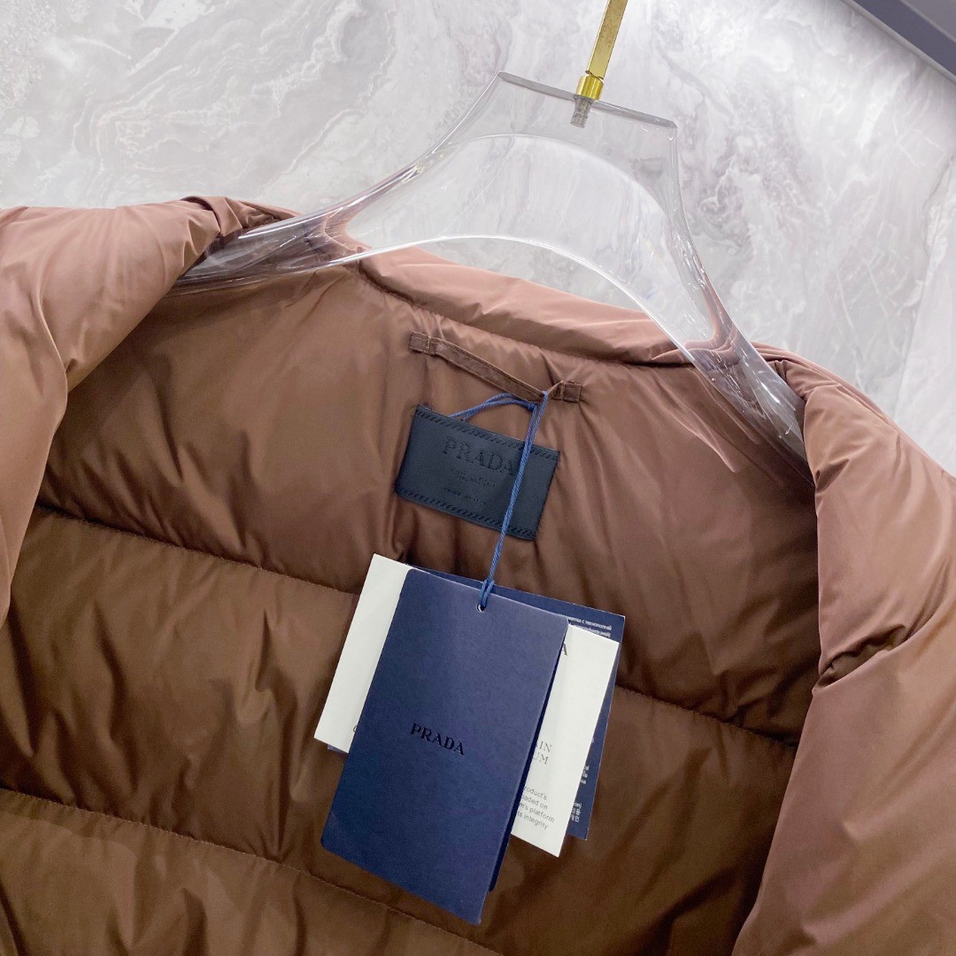 PRADA プラダ ダウンジャケット ブラウン