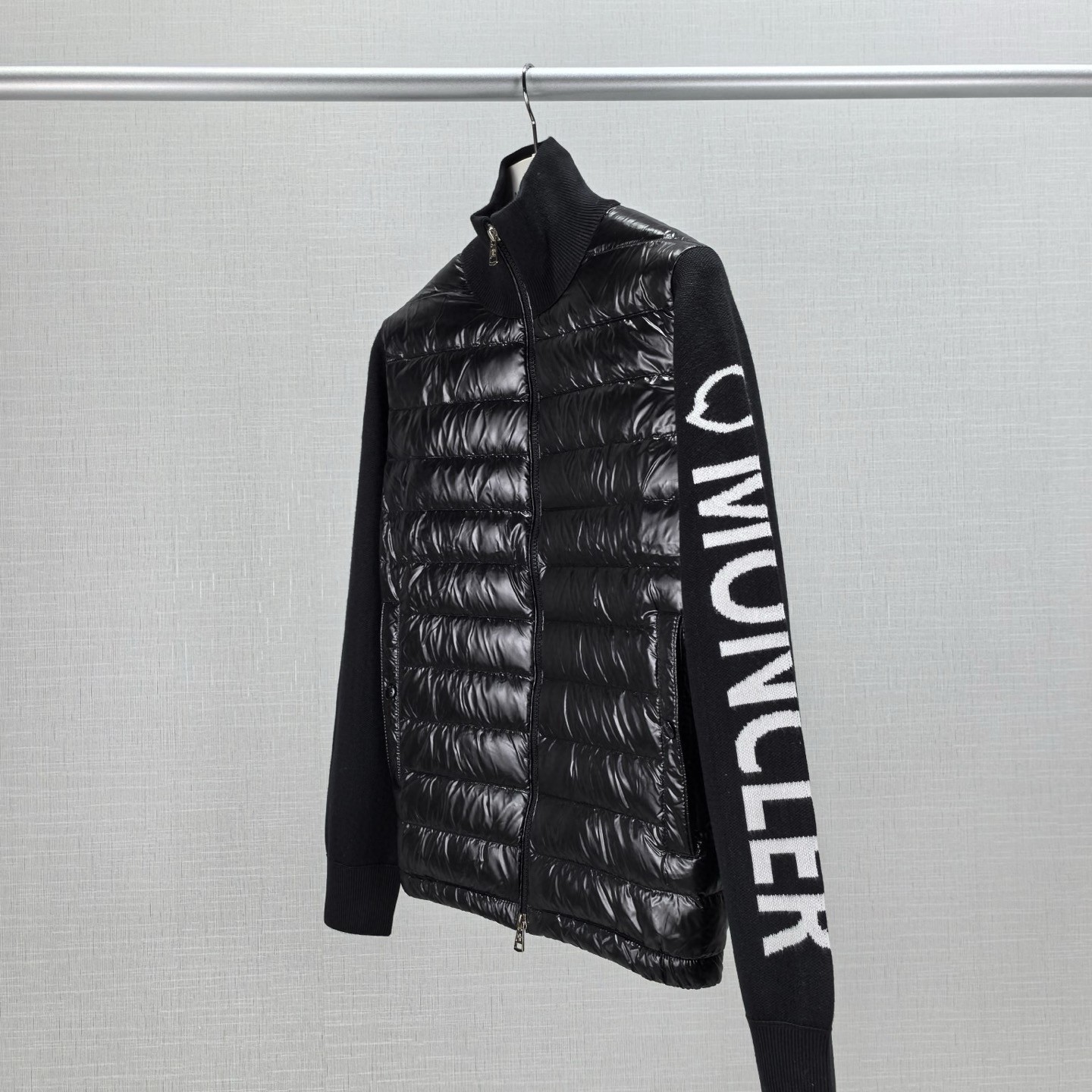 MONCLER モンクレール M29 パイロットカラー ニットリボン LOGOプリント ダウンジャケット ブラック/ネイビー