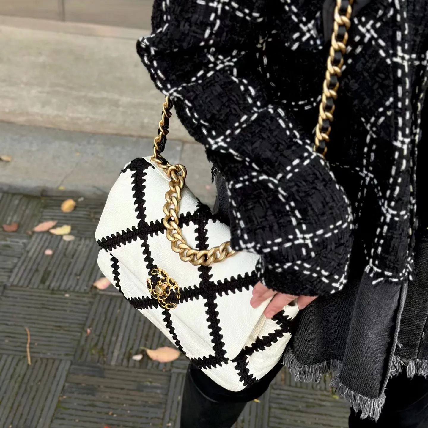 ★CHANEL★2024年新製品ウールチェーンクロスボディバッグ