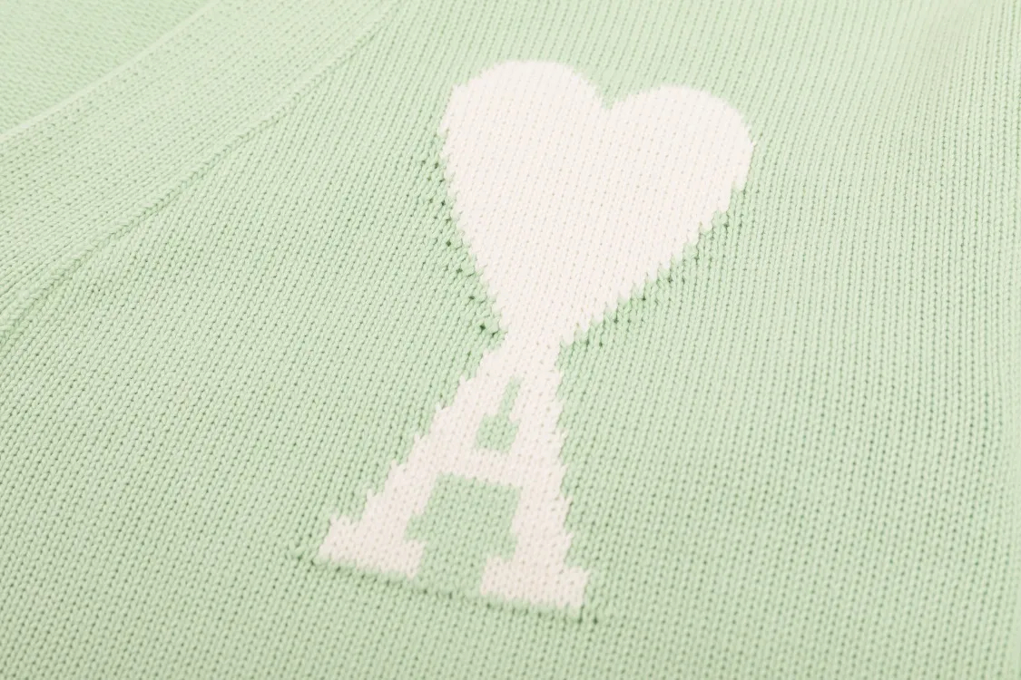 AMI PARIS（アミ パリス） オーバーサイズ ウール カーディガン 男女兼用ロゴニット