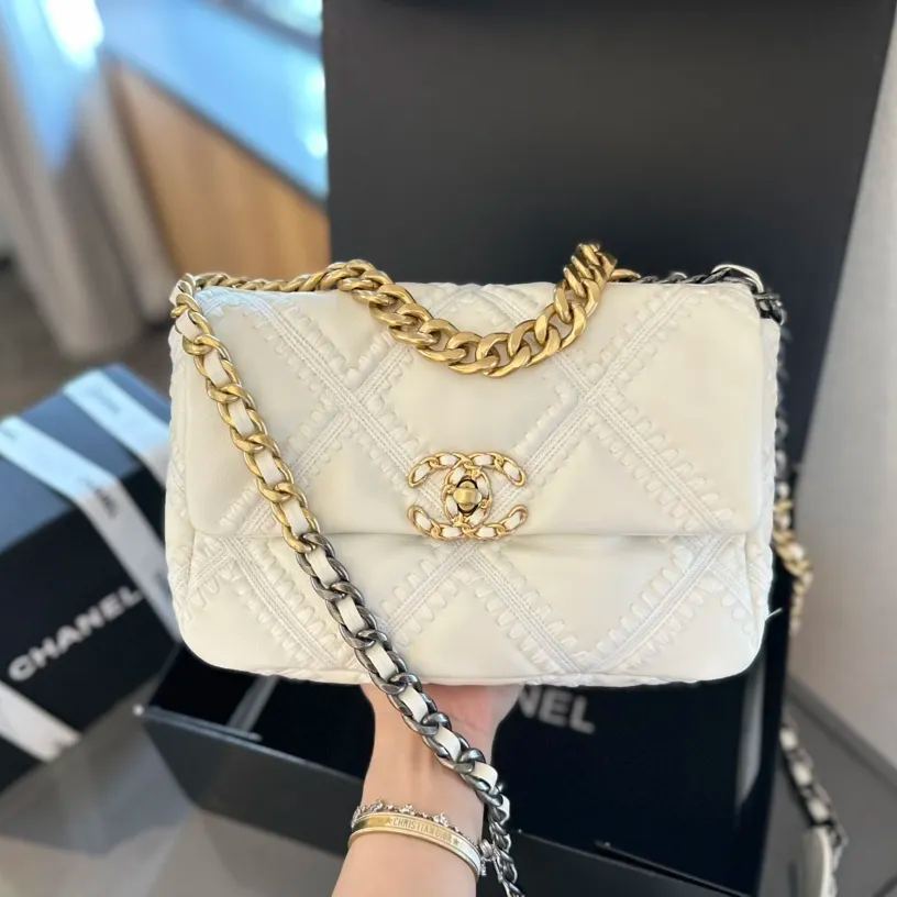 ★CHANEL★2024年新製品ウールチェーンクロスボディバッグ