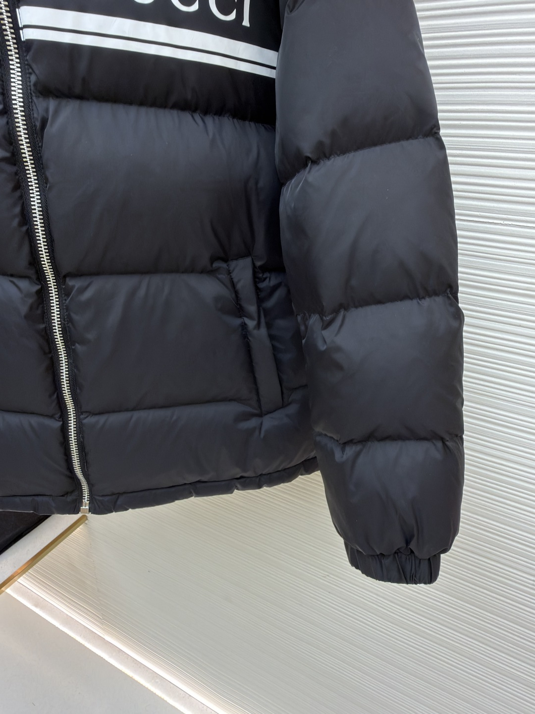 GUCCI  秋冬暖か服 グッチ ダウンジャケット アウター 