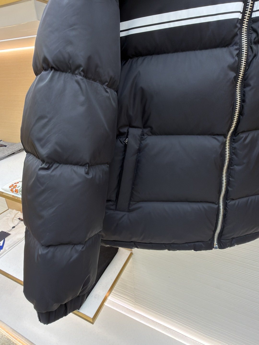 GUCCI  秋冬暖か服 グッチ ダウンジャケット アウター 