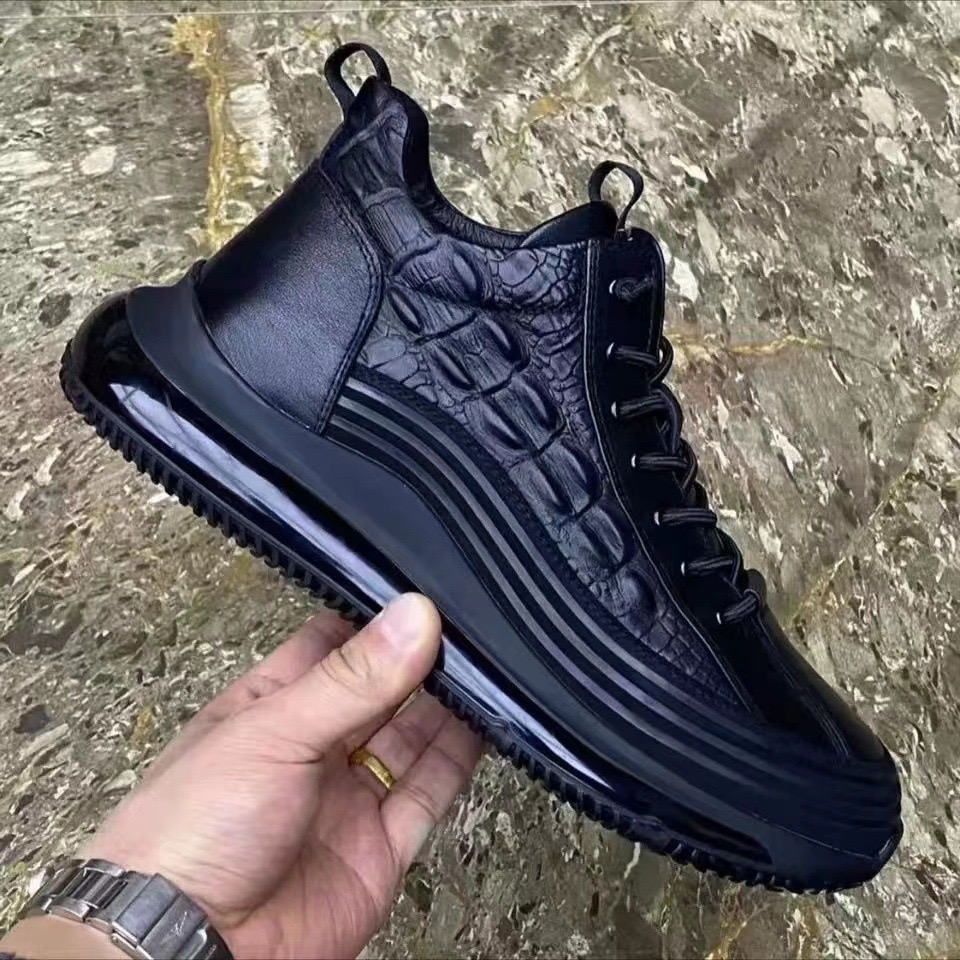 男人出門在外，一雙好的皮鞋很重要！意大利鱷魚紋經典皮鞋，純手工打造，尊貴質感，不凡格調！