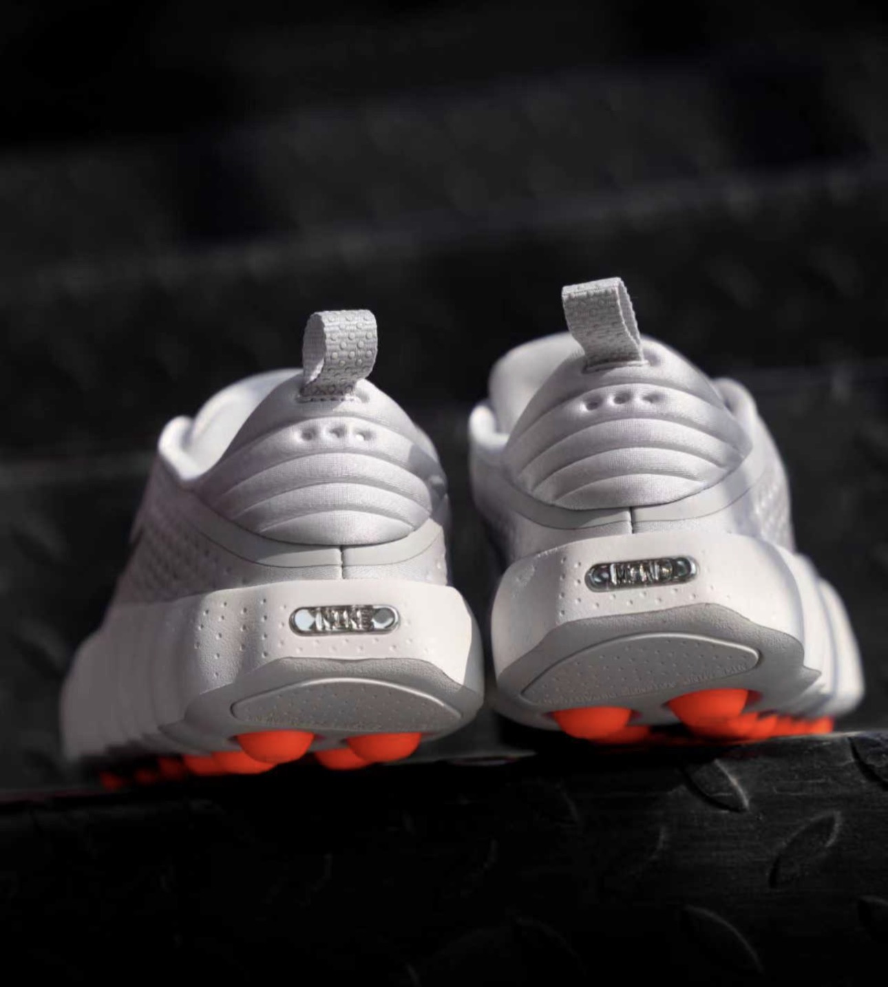 Nike Mind 002 按摩鞋 灰色