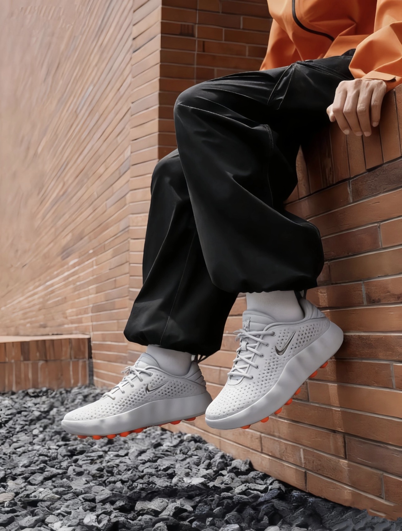 Nike Mind 002 按摩鞋 灰色