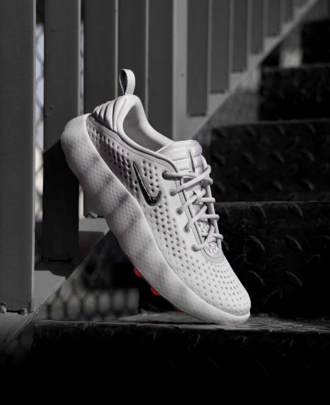 Nike Mind 002 按摩鞋 灰色