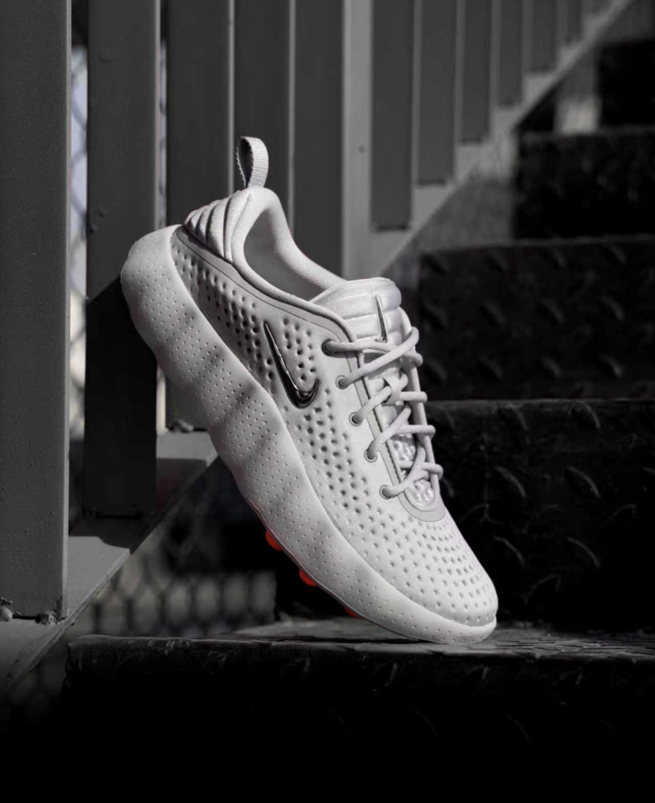 Nike Mind 002 按摩鞋 灰色