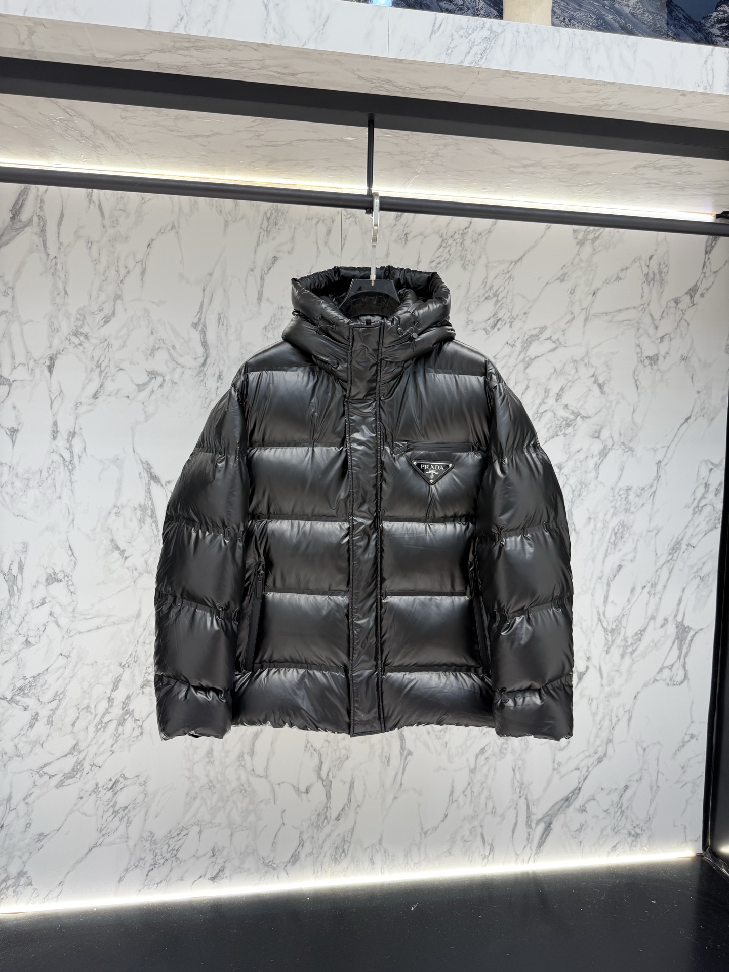 prada普拉達新款提花尼龍羽絨服