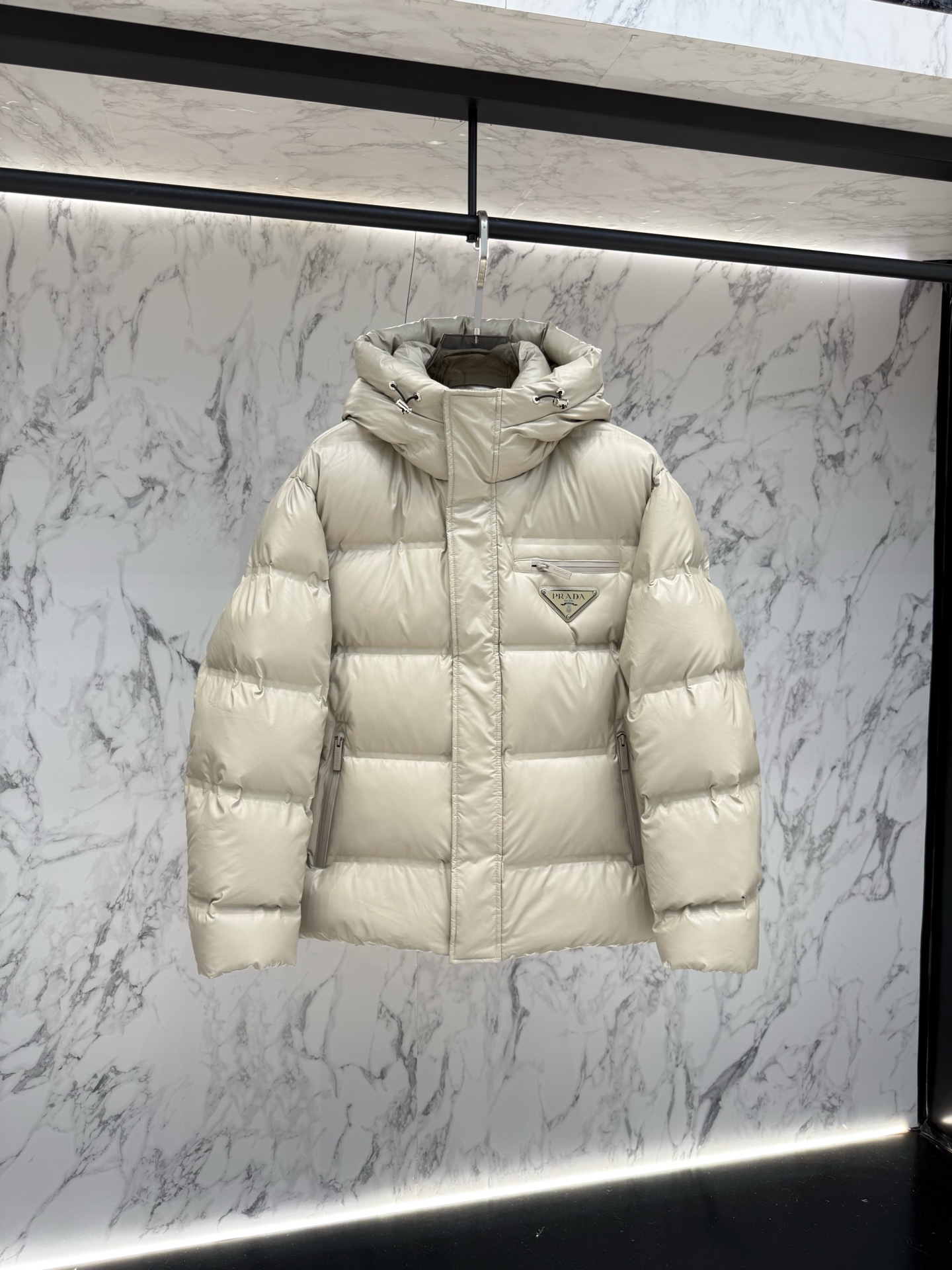 prada普拉達新款提花尼龍羽絨服