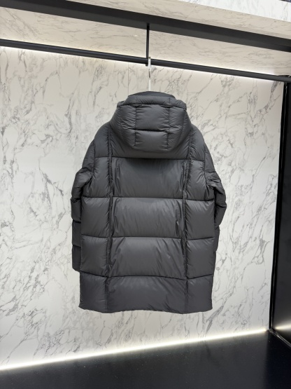 prada普拉達新款提花尼龍羽絨服金屬小標羽絨服