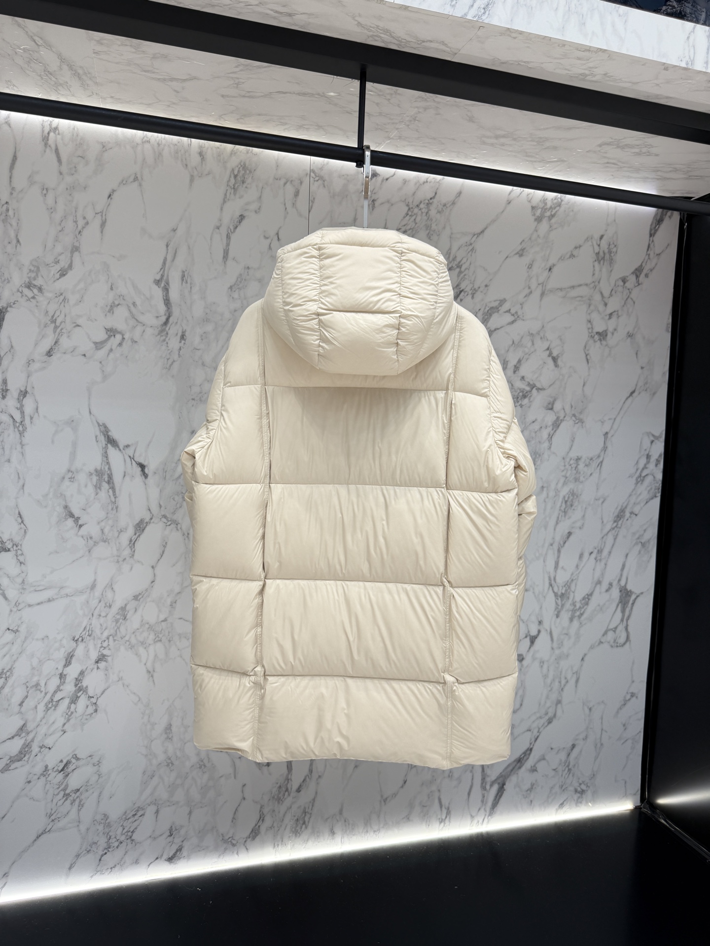 prada普拉達新款提花尼龍羽絨服金屬小標羽絨服