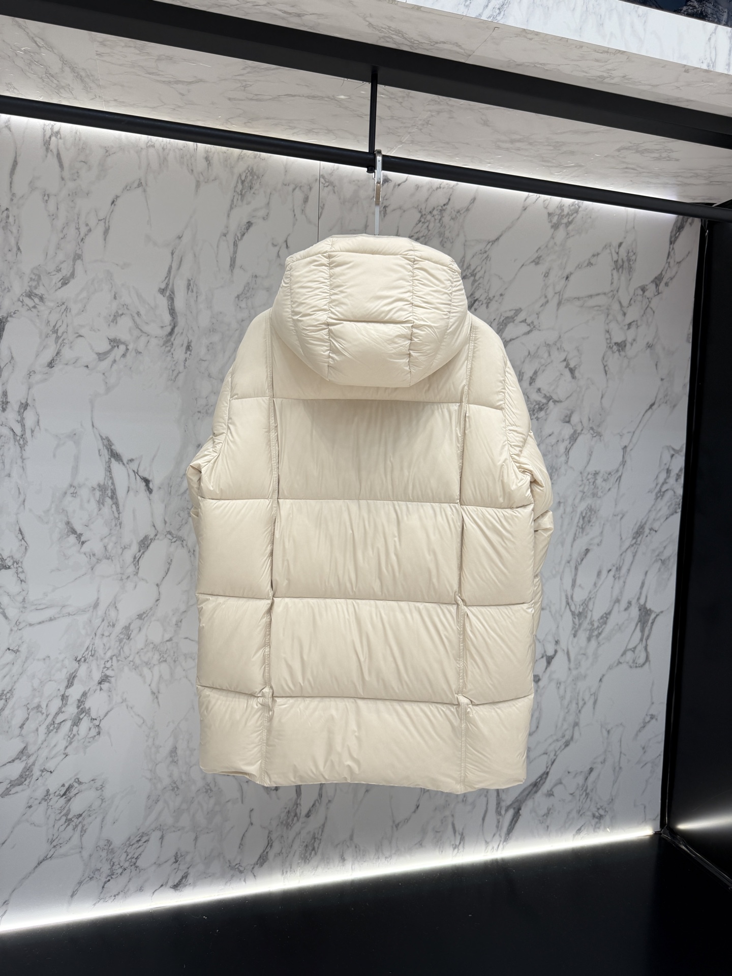 prada普拉達新款提花尼龍羽絨服金屬小標羽絨服