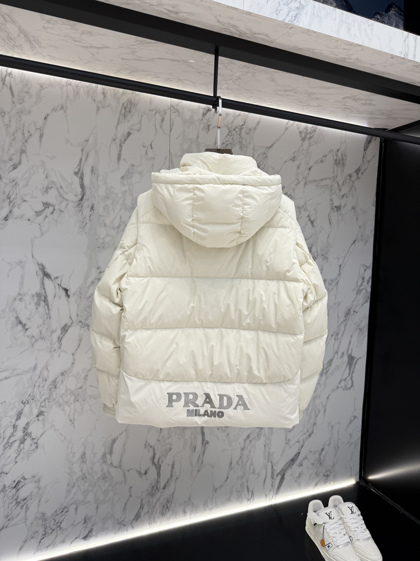 prada普拉達新款提花尼龍羽絨服金屬小標羽絨服